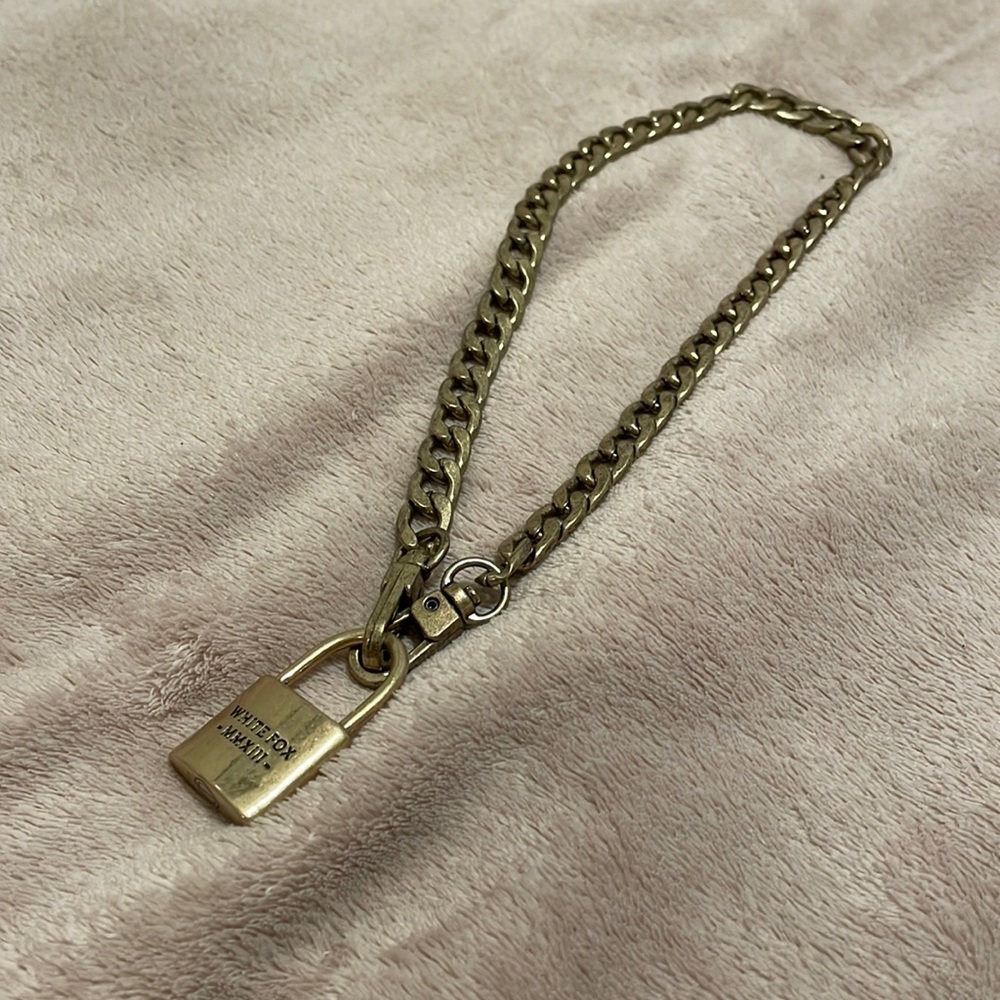White fox necklace